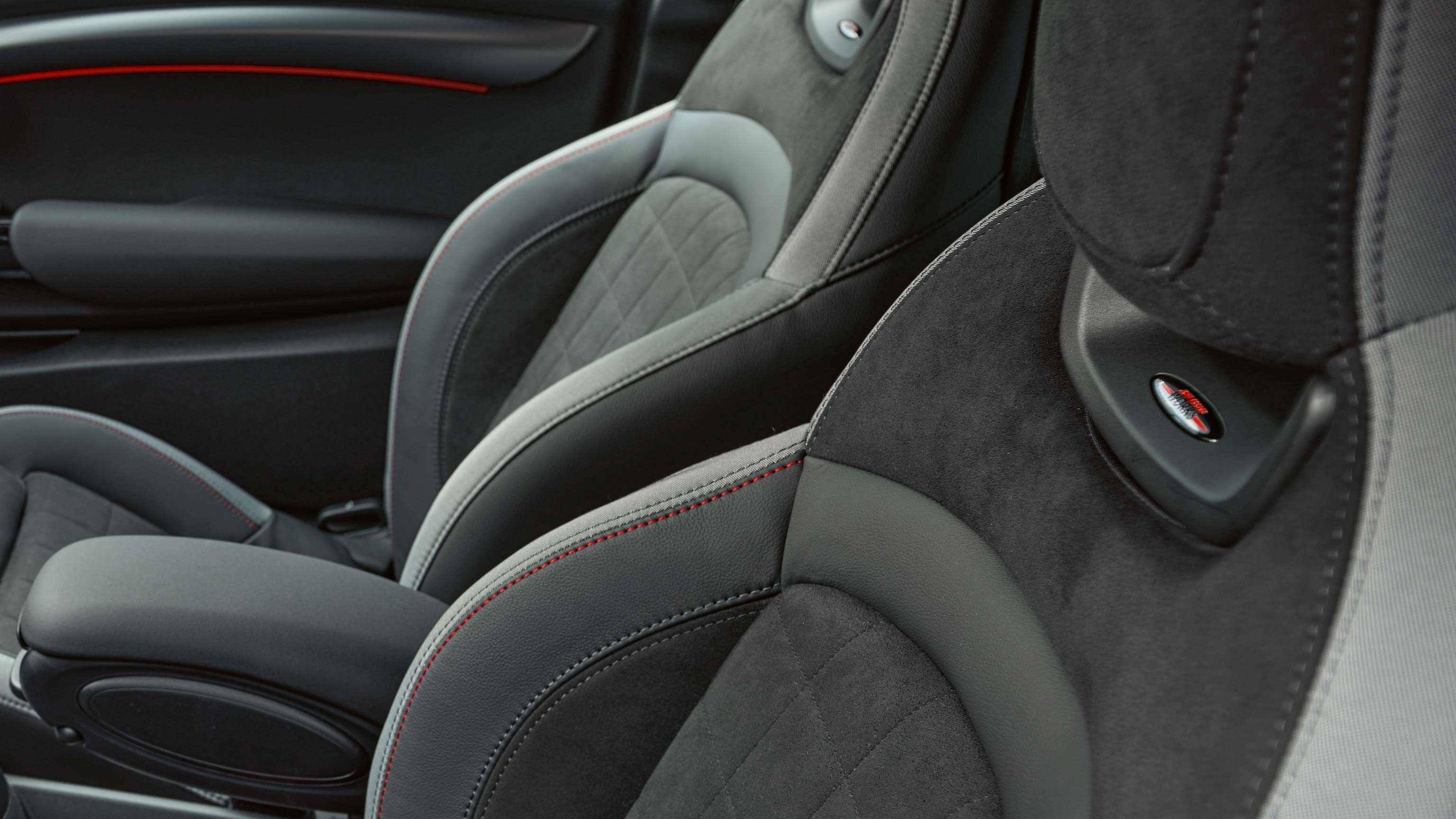 MINI JCW – intérieur – finition standard